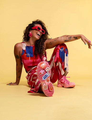 Vicky Pinar: Dressing Lives with Colour