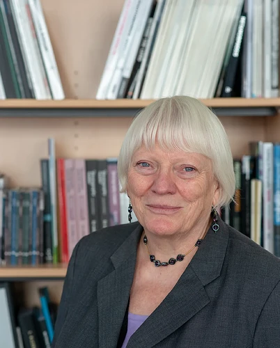 Photography, Landscape and Tourism: An Interview with Professor Liz Wells