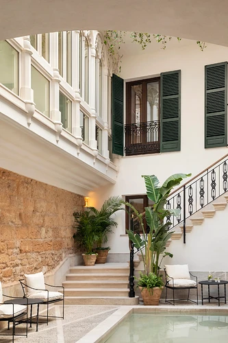 Checking in: Portella