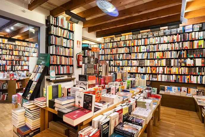 Get Reading: Where to Find English and Spanish Books in Mallorca